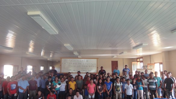 Participantes do II Seminário de Educação Escolar Indígena em Taracúa - Médio Waupés.
