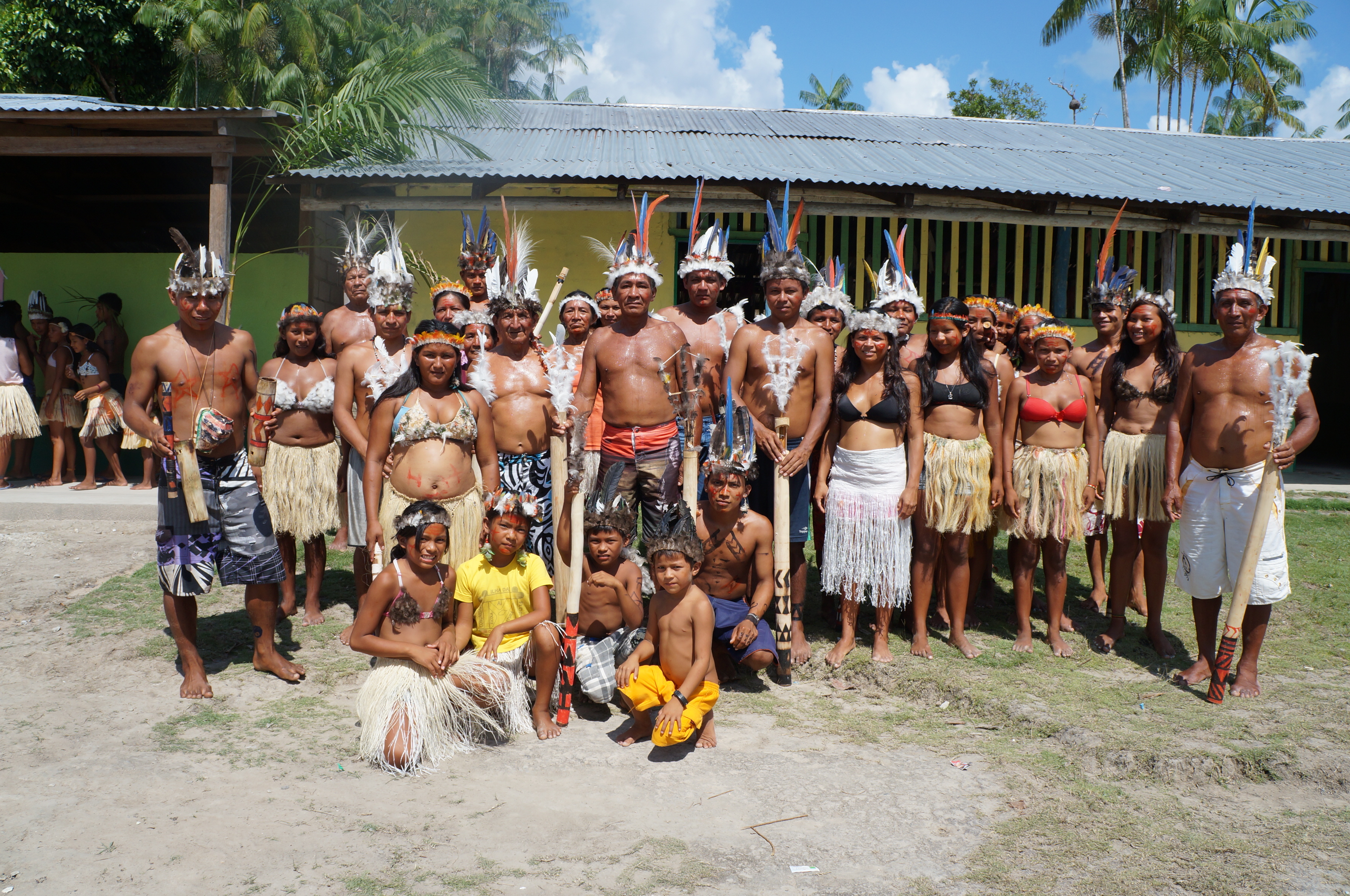 Grupo de dança tadicional da comunidade Ilha das Flores