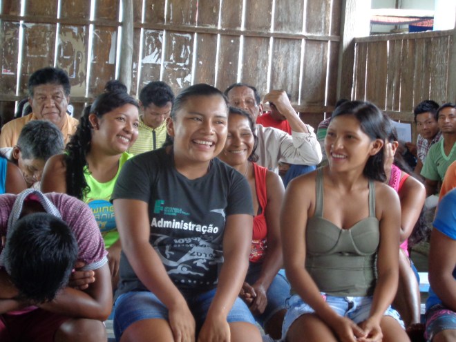 Mulheres e jovens tiveram participava ativa nas discussões e debates dos temas na assembleia. Foto: SETCOM/FOIRN