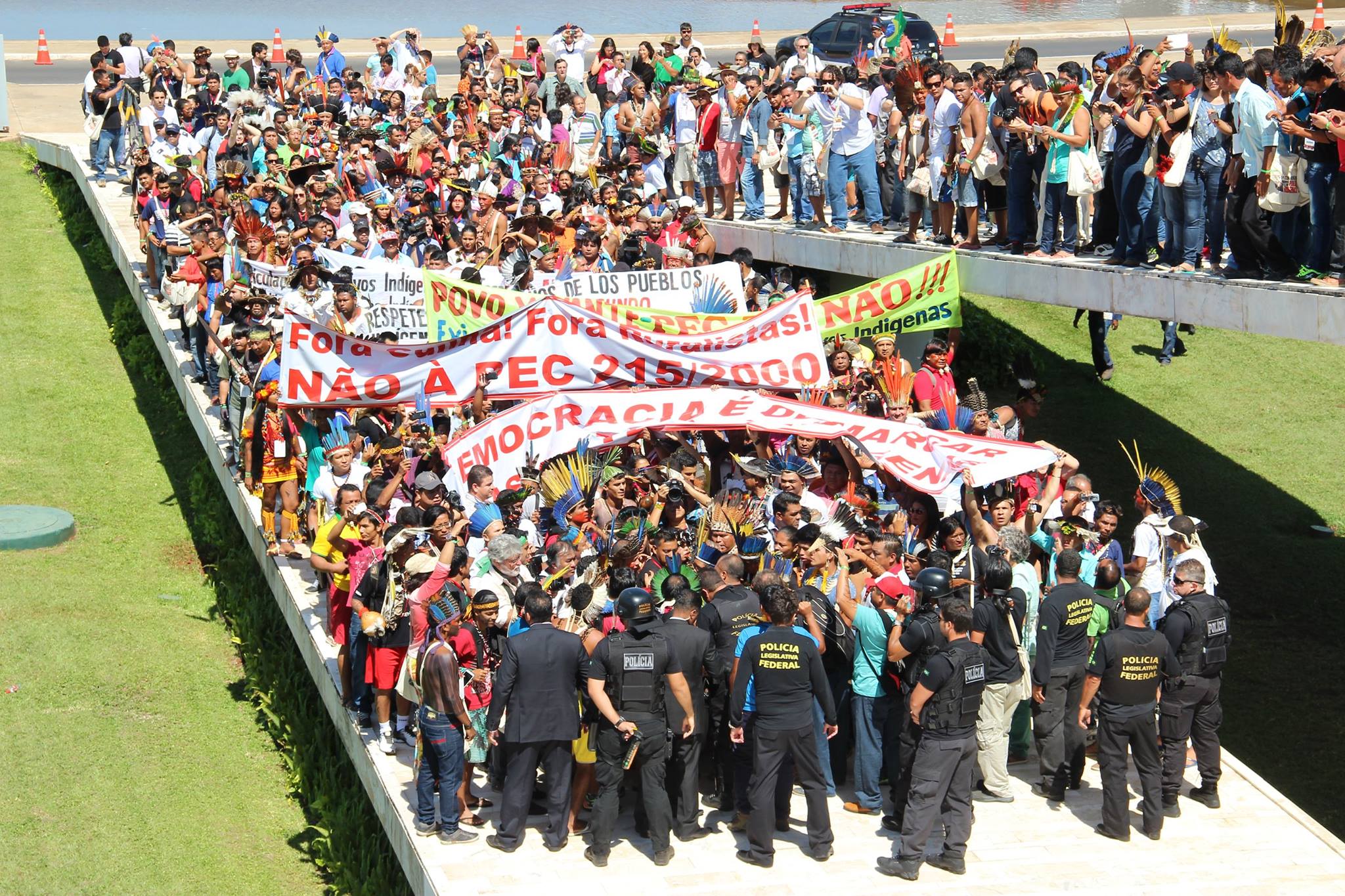 protesto-indc3adgenas-congresso-nacional