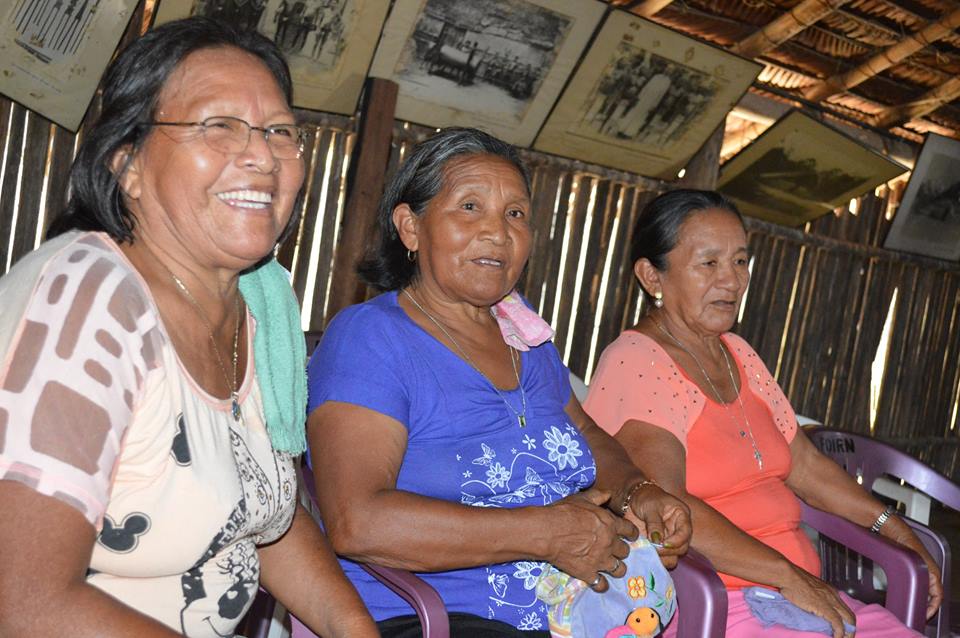 Feira reúne mulheres indígenas para homenagear o Dia Internacional da Mulher  na maloca da FOIRN em São Gabriel da&nbsp;Cachoeira