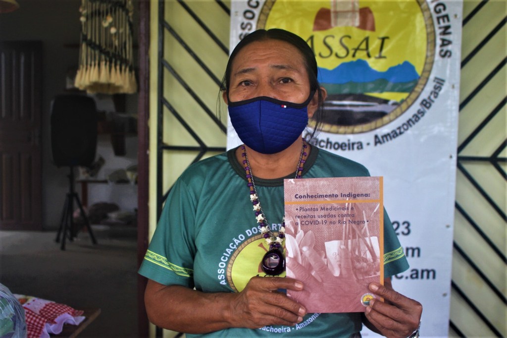 MULHERES INDÍGENAS LANÇAM CARTILHA SOBRE PLANTAS MEDICINAIS USADAS CONTRA COVID-19 NO RIO&nbsp;NEGRO