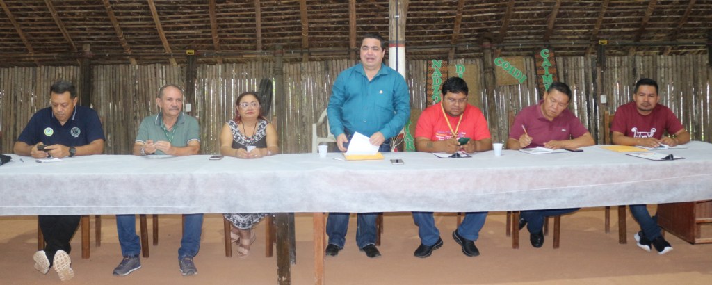 FOIRN PROMOVE REUNIÃO SOBRE PAUTAS DE FORMAÇÃO INDÍGENA COM O REITOR DA&nbsp;UFAM