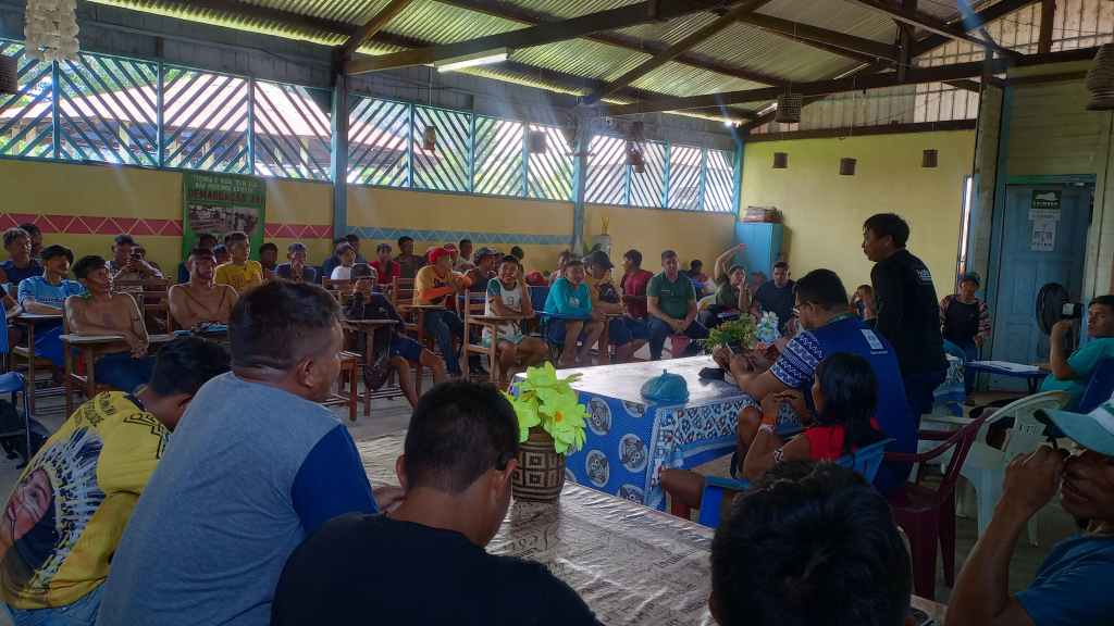 Lideranças Yanomami e representantes de instituições se reúnem para discutir sobre a frente de proteção aos povos indígenas em&nbsp;Barcelos-AM