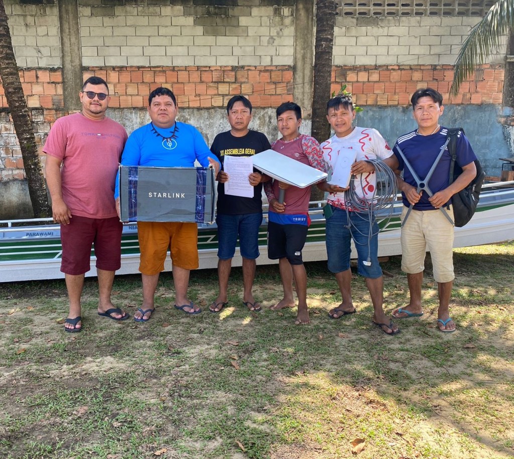 FOIRN Conectando Parentes: Associação Parawami Recebe Antena Via Satélite&nbsp;Starlink
